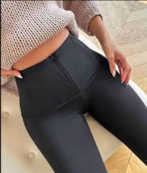 Leggins Zip-Up Efecto Piel – Curvas con Estilo y Comodidad