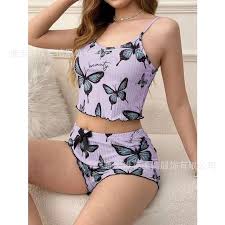 Pijama Butterfly Lavender (Talla M) – El Equilibrio Perfecto entre Estilo y Confort