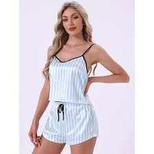 Pijama de Rayas Gris – Comodidad Clásica para Cada Noche