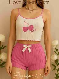 Pijama Cherry Blossom (Talla M) – Dulzura y Estilo Rosado Descripción: