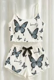 Pijama Butterfly Dream – Comodidad y Estilo en Blanco Puro